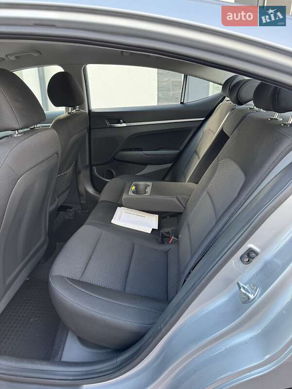 Hyundai Elantra 2019