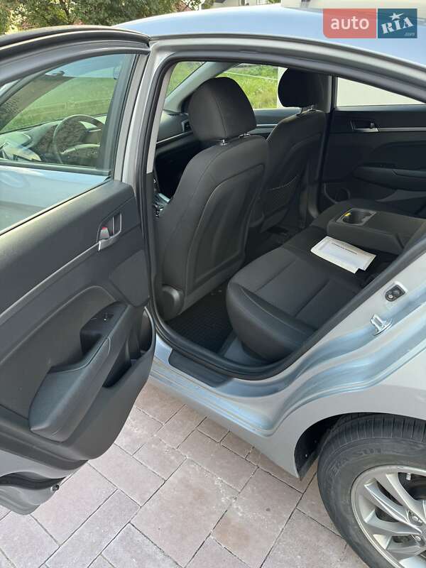 Hyundai Elantra 2019