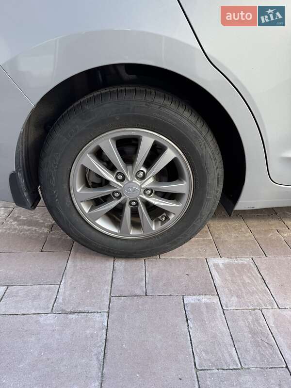 Hyundai Elantra 2019