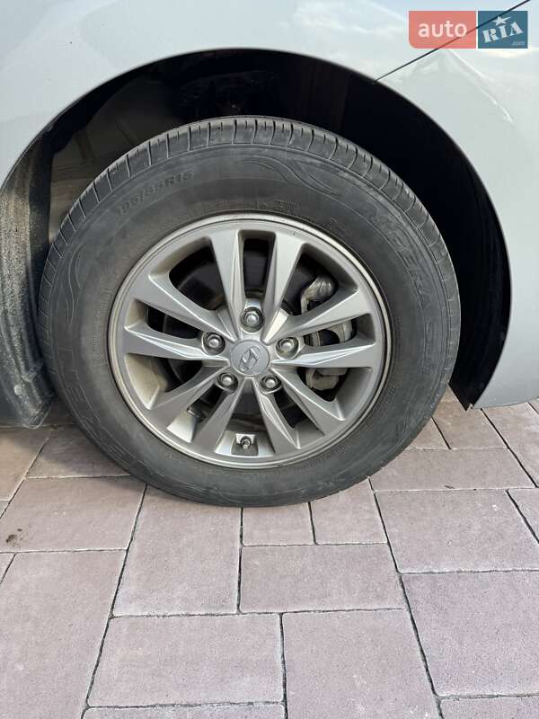 Hyundai Elantra 2019