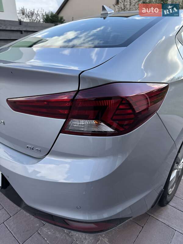 Hyundai Elantra 2019