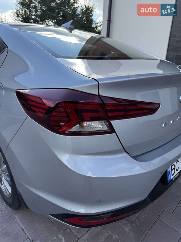 Hyundai Elantra 2019