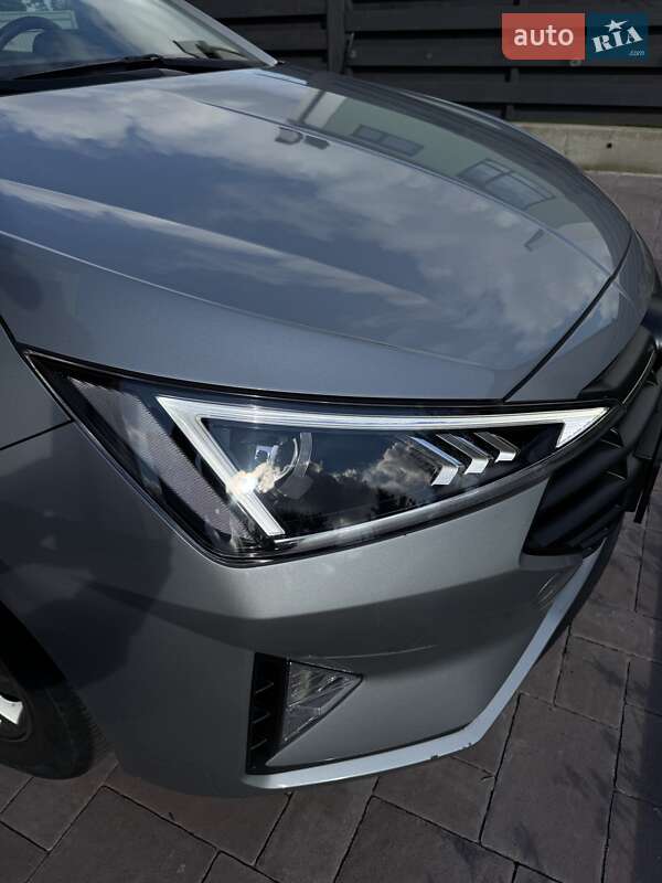 Hyundai Elantra 2019