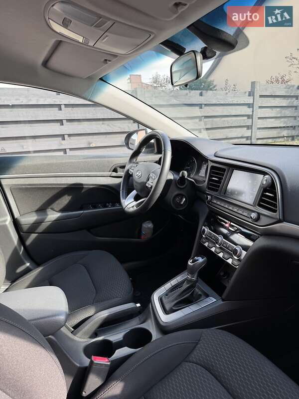 Hyundai Elantra 2019