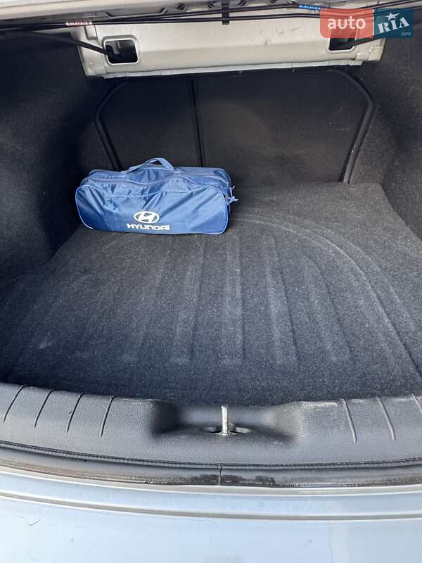 Hyundai Elantra 2019