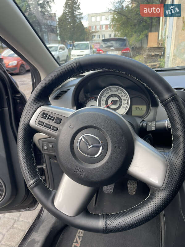 Mazda 2 2009