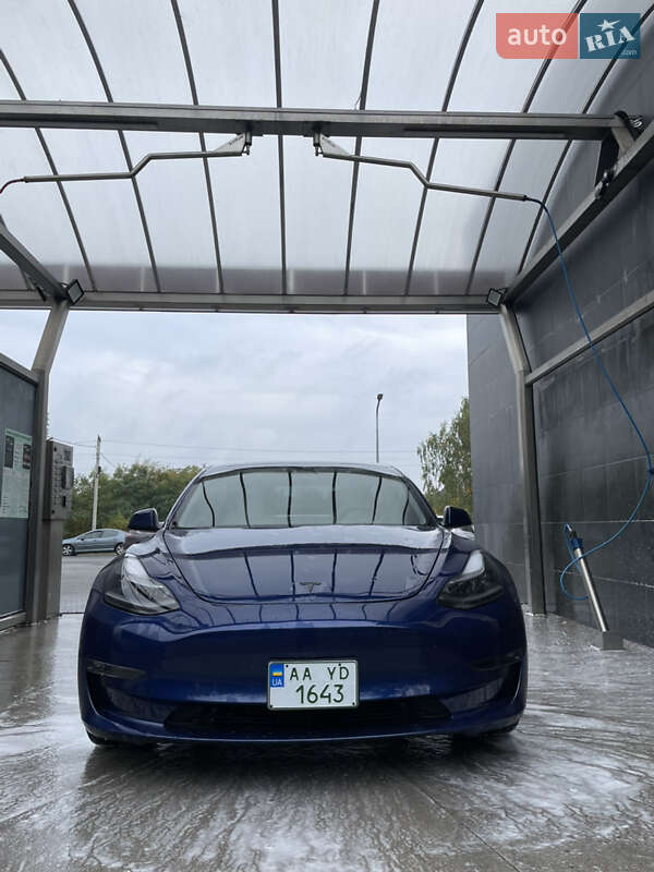 Tesla Model 3 2022