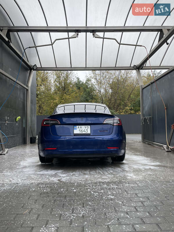 Tesla Model 3 2022