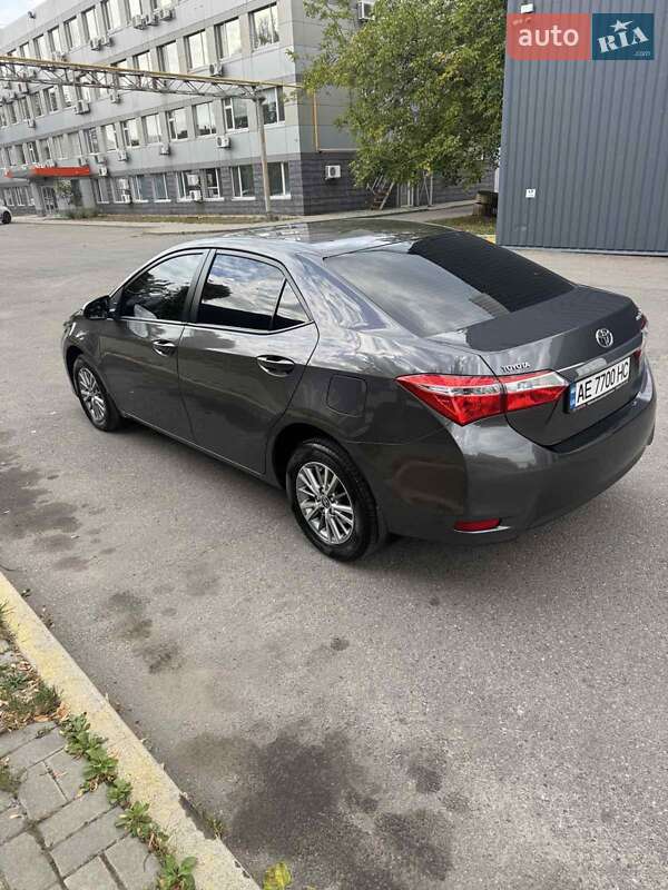 Toyota Corolla 2015