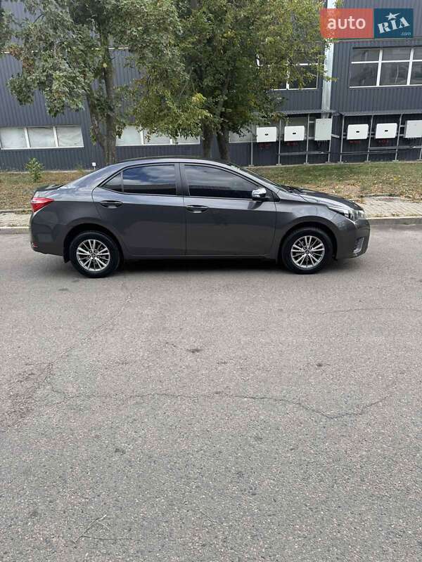 Toyota Corolla 2015