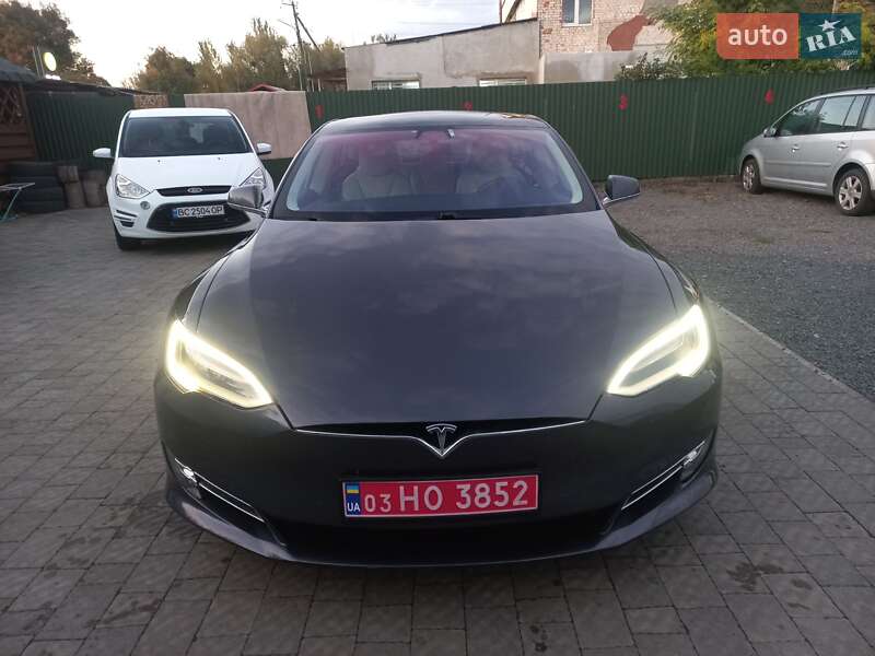 Tesla Model S 2017