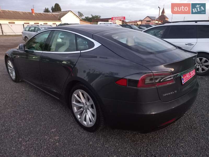 Tesla Model S 2017