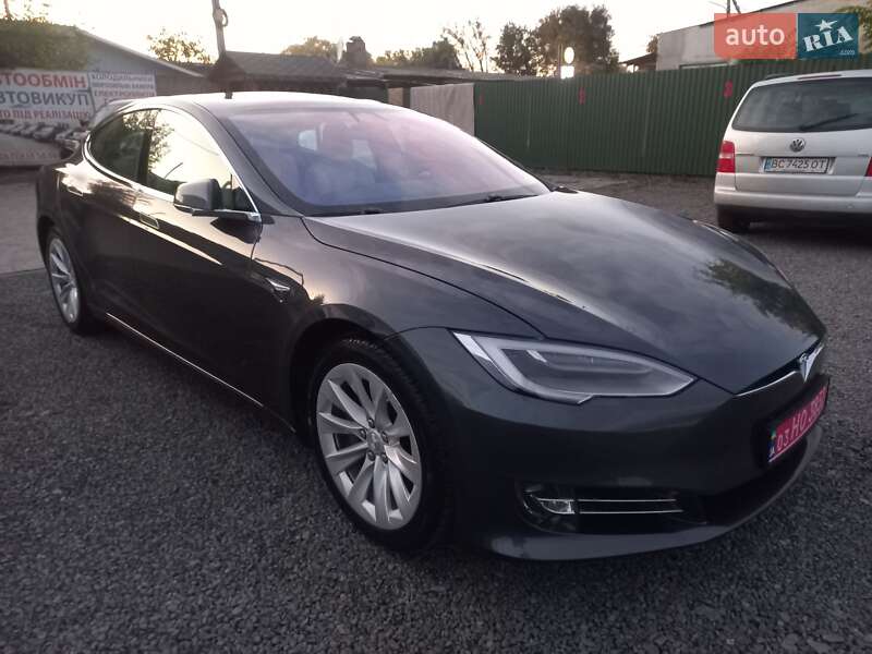 Tesla Model S 2017