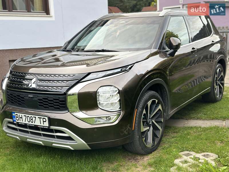 Mitsubishi Outlander 2021