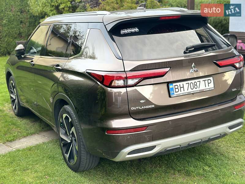 Mitsubishi Outlander 2021