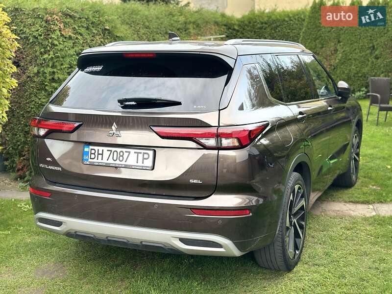 Mitsubishi Outlander 2021