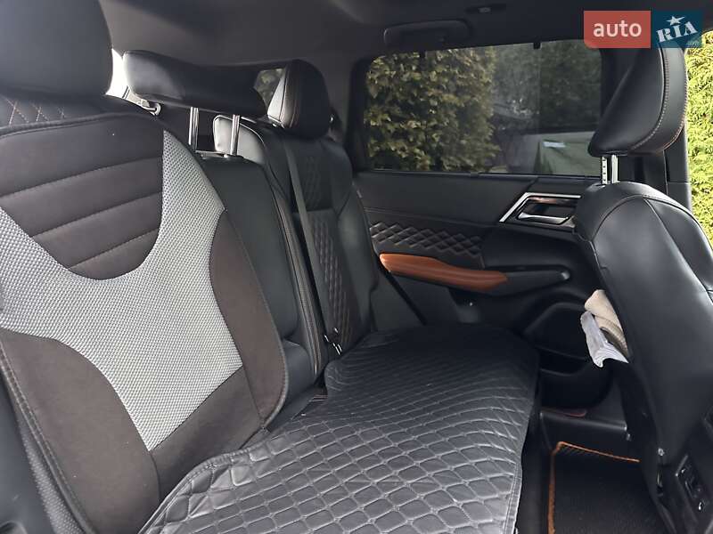 Mitsubishi Outlander 2021