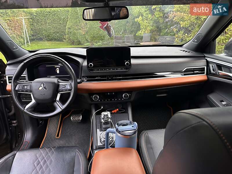 Mitsubishi Outlander 2021