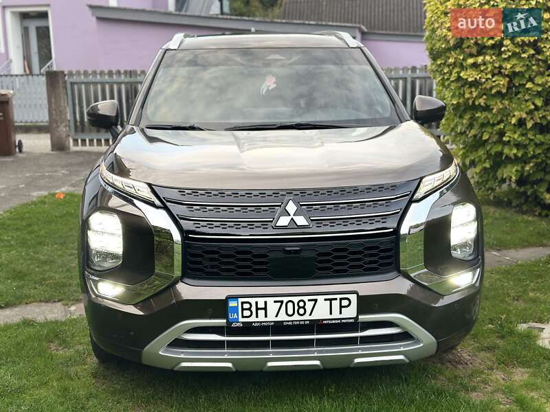 Mitsubishi Outlander 2021