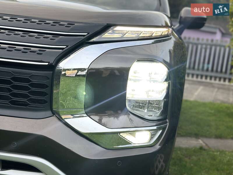 Mitsubishi Outlander 2021