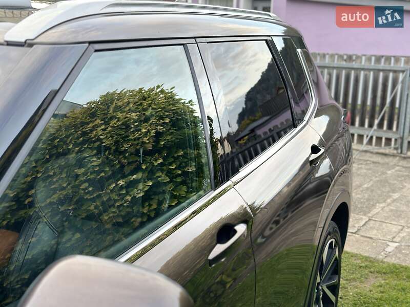 Mitsubishi Outlander 2021