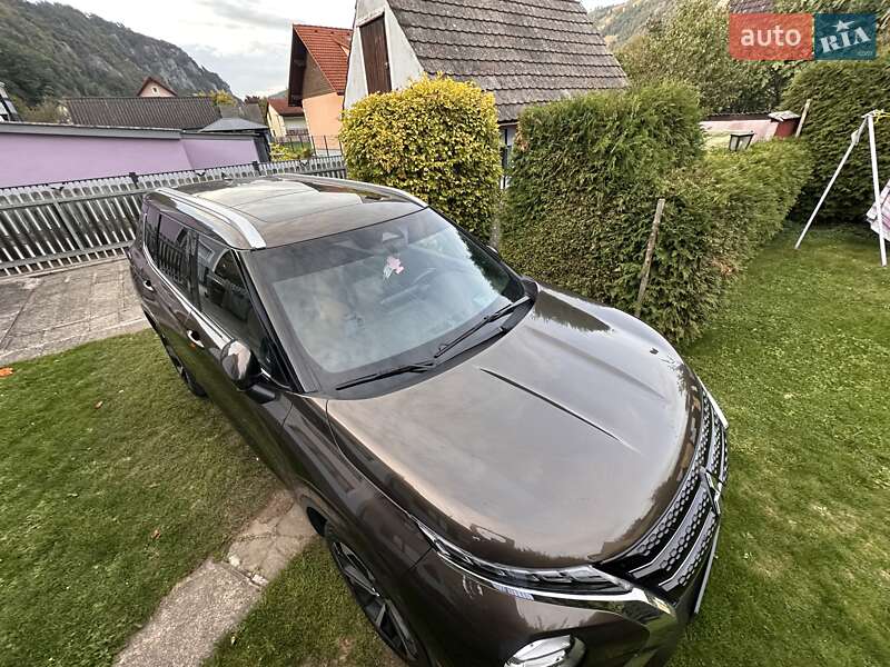 Mitsubishi Outlander 2021