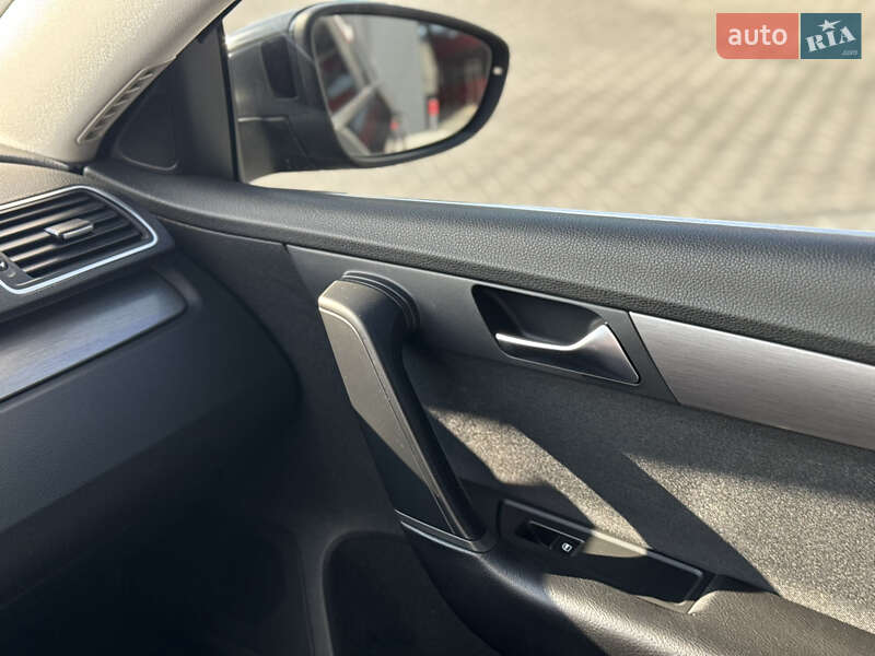 Volkswagen Passat 2012