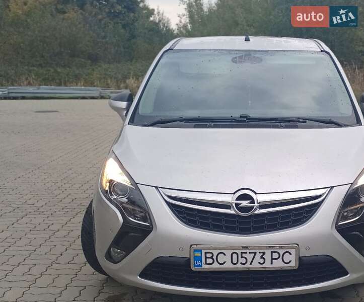 Opel Zafira 2015