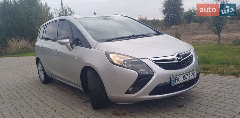 Opel Zafira 2015
