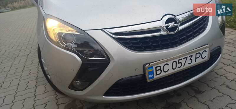 Opel Zafira 2015