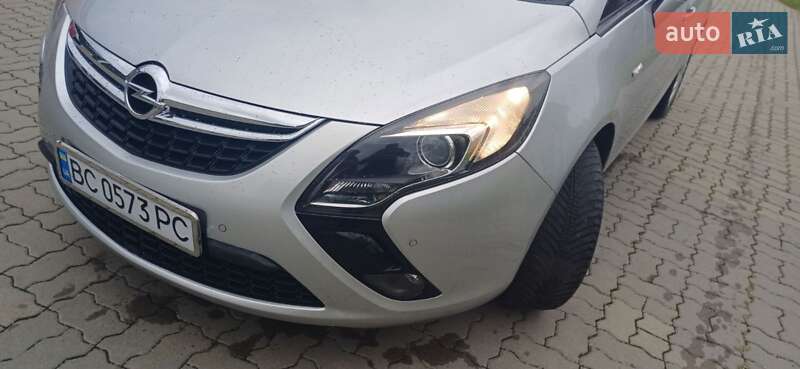 Opel Zafira 2015