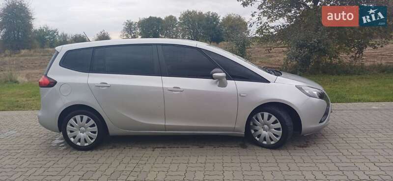 Opel Zafira 2015