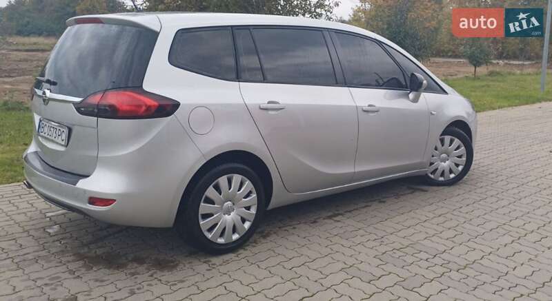 Opel Zafira 2015