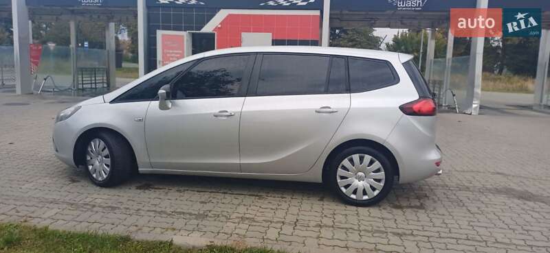 Opel Zafira 2015