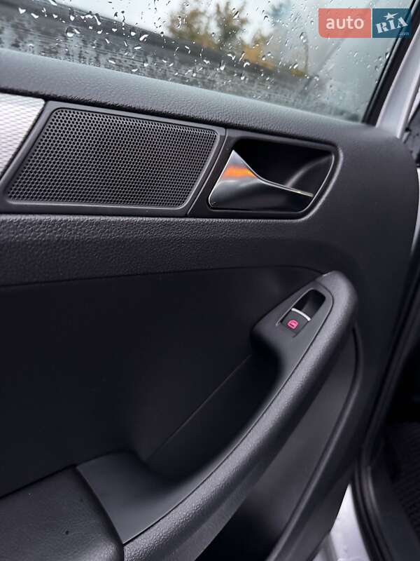 Volkswagen Jetta 2015