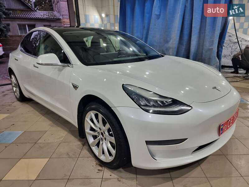 Tesla Model 3 2020