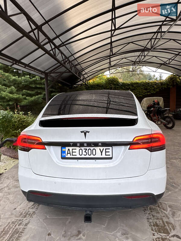 Tesla Model X 2018