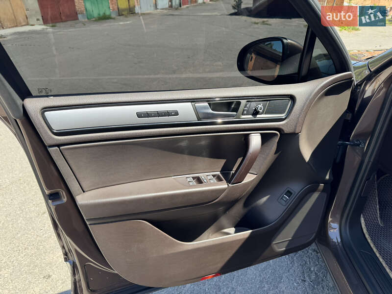 Volkswagen Touareg 2013