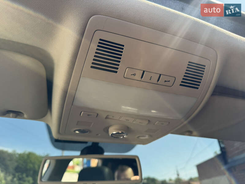 Volkswagen Touareg 2013