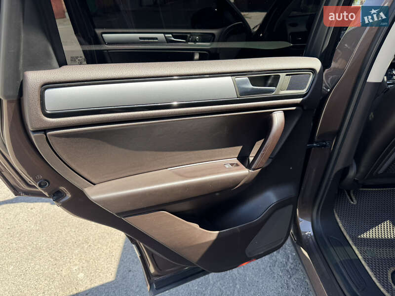 Volkswagen Touareg 2013