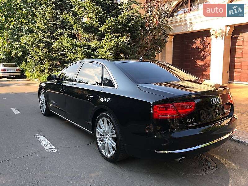 Audi A8 2011