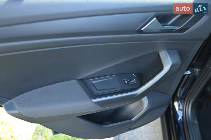 Volkswagen T-Roc 2019