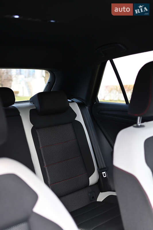 Volkswagen T-Roc 2019