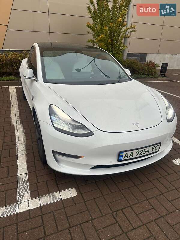 Tesla Model 3 2019