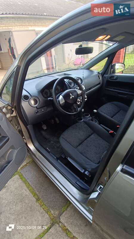 Mitsubishi Colt 2009