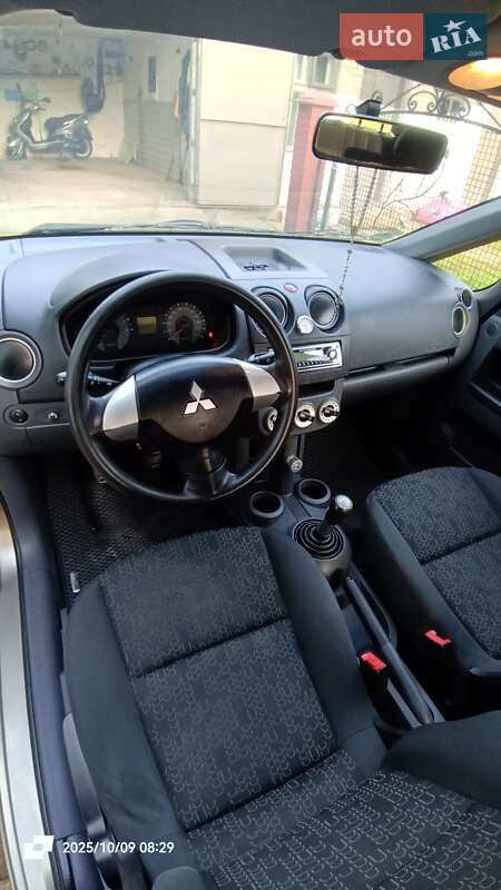 Mitsubishi Colt 2009