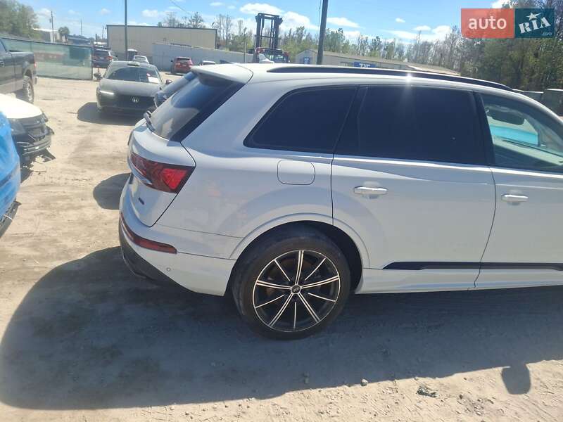 Audi Q7 2021