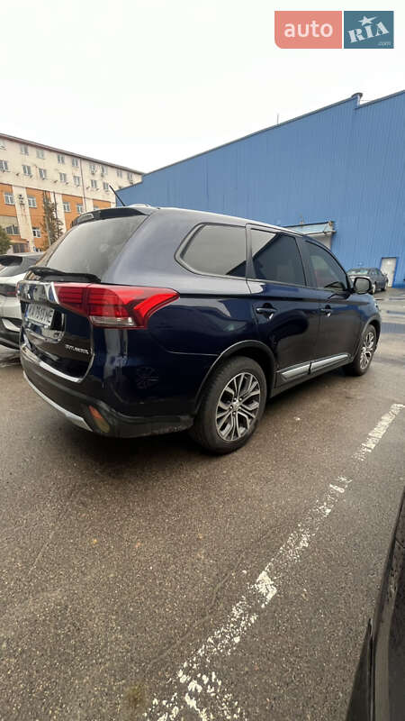 Mitsubishi Outlander 2015