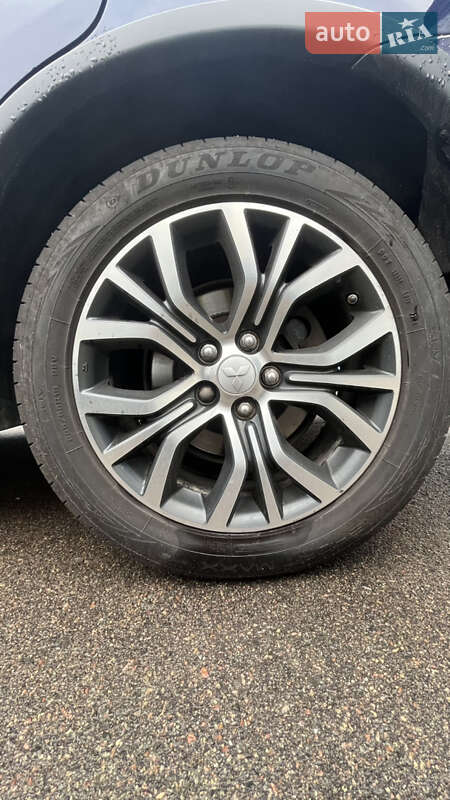 Mitsubishi Outlander 2015