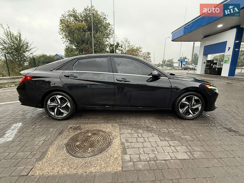 Hyundai Elantra 2020